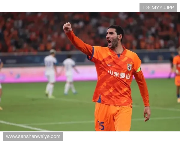 费莱尼宣布退役，山东泰山传奇生涯正式结束并备受关注