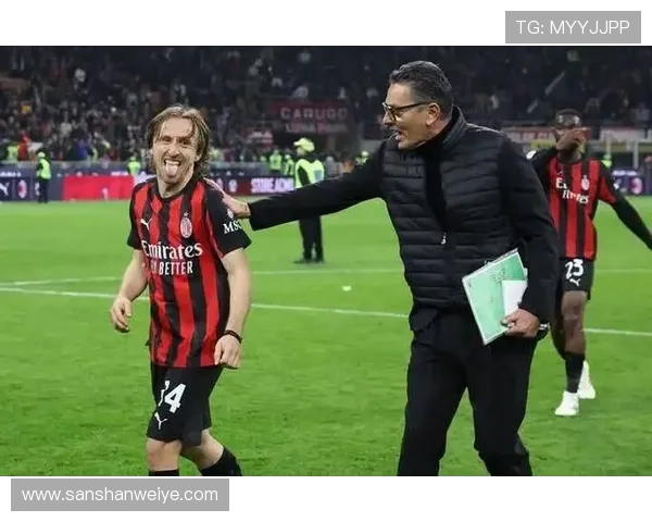 佩德里 vs 莫德里奇:当代中场组织核心的风格与效率对比 佩德里 vs 莫德里奇:当代中场组织核心的风格与效率对比