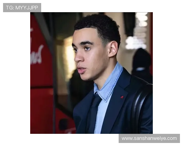 穆西亚拉：拜仁体系中的自由前腰与进攻枢纽角色